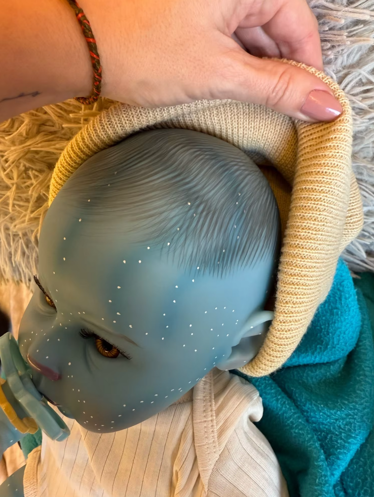 „Nova" – Avatar-geïnspireerde Reborn pop met glow-effect – 50 cm siliconen babypop met 3D-huidstructuur & gele ogen
