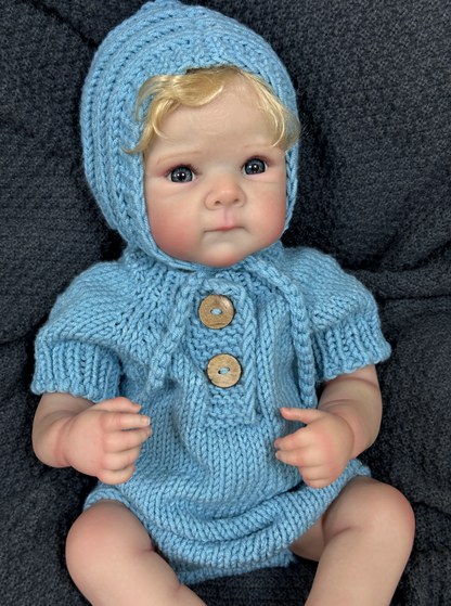 Darcy – 50 cm Reborn babypop van vinyl met stralend blauwe ogen