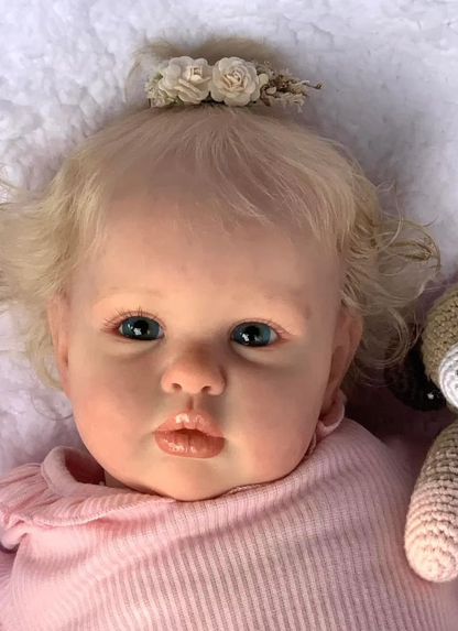 Ellie – 60 cm Reborn babypop meisje met handgeworteld haar – jouw knuffelvriendin in Nederland